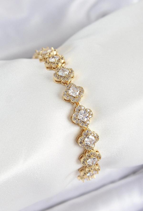 Pirinç Zirkon Taşlı Yonca Baget Model Gold Renk VIP Seri Kadın Bileklik - EBJ250726W36778 - Image 1