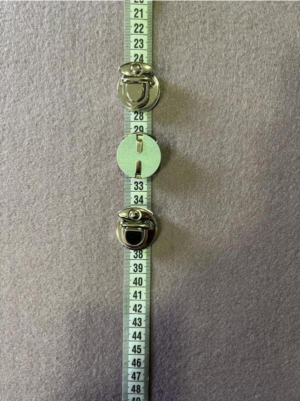 Serpil Düğme Paslanmaz Ve Solmaz Metal Çanta Kilidi En 2,5 Cm Boy 2,5 Cm - Image 1