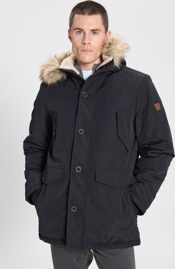 Wrangler Regular Fit Normal Kesim Kapüşonlu Suni Kürk Detaylı Erkek Siyah Parka Mont - Image 1