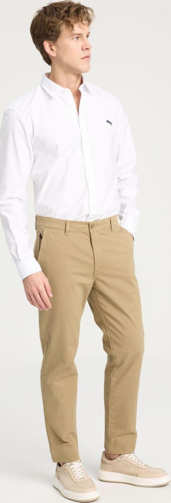 Wrangler Slim Fit Dar Kesim Normal Bel Darpaça Camel Chino Pantolon - Image 1