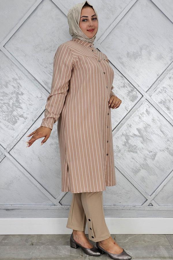 KADIN BROŞLU ÇİZGİLİ KETEN TESETTÜR GÖMLEK - Image 1