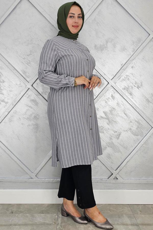 KADIN BROŞLU ÇİZGİLİ KETEN TESETTÜR GÖMLEK - Image 1