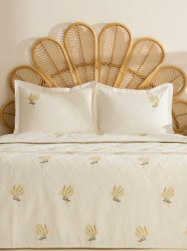 Karaca Home Shaela Çiçek Nakışlı Çift Kişilik Pike/Yatak Örtüsü Takımı Sarı  - Image 1