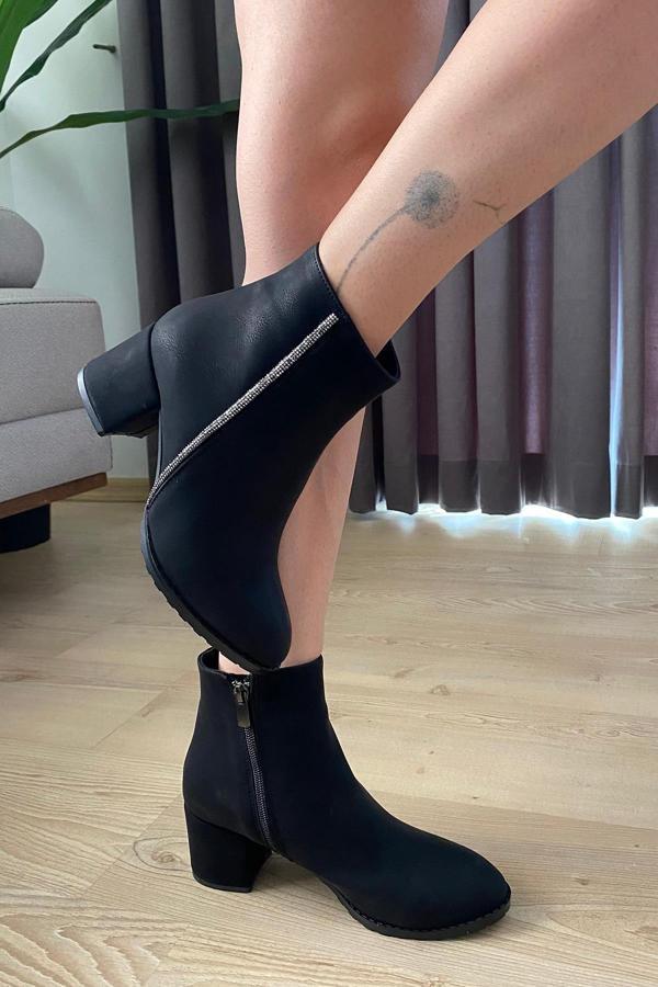 Kadın Trend Siyah Nubuk Yandan Taşlı ( 6 cm ) Topuklu Oval Burun Bot - Image 1