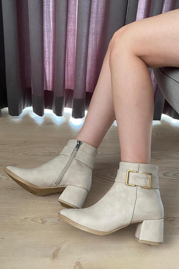 Kadın York Krem Zümrüt Kare Toka ( 6 cm ) Topuklu Sivri Burun Bot - Image 1