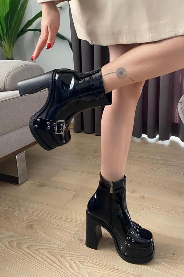Kadın Sidney Siyah Rugan Tokalı 12 cm Platform Topuklu Fermuarlı Bot - Image 1