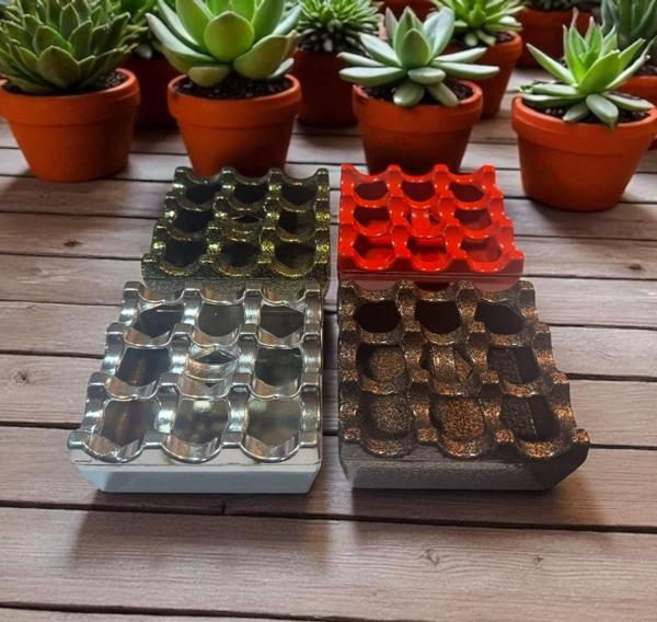 Döküm kare külllük - 4 lü ızgaralı döküm metal kül tablası 4 renk - Image 1