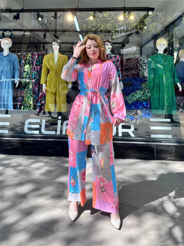 Ceketli Rahat Kalıp Baskılı Pembe/Mavi Desenli Yazlık Blazer Ceket Pantolon Takım - Image 1