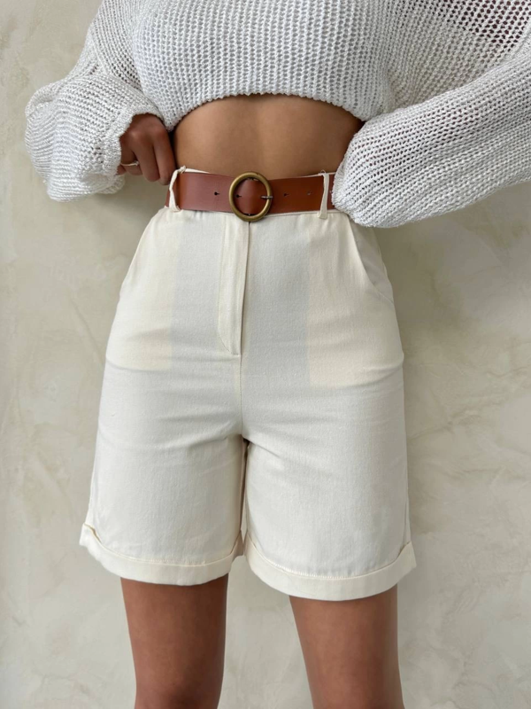 Gabardin Kumaş Krem Regular Fit Yüksek Bel Orta-Mini Şort - Image 1