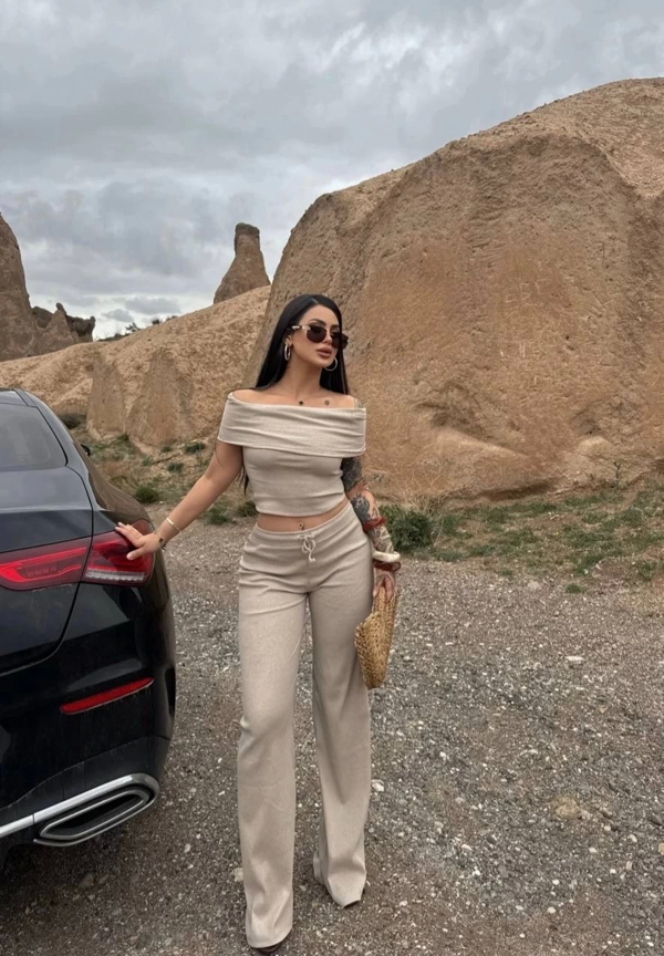Madonna Yaka Büstiyerli Yüksek Belli Bol Paça Pantolonlu İkili Trend Eşofman Takım-Bej - Image 1