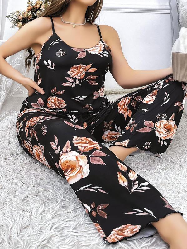 Aria's Closet Büyük Beden Siyah Üstüne Çiçek Desenli İnce Askılı 2'li Pijama Takımı - Image 1