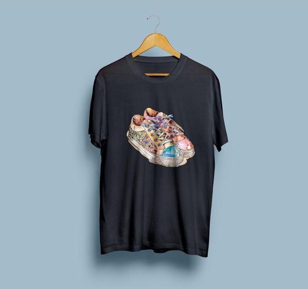 Oversize Ayakkabı / Sneakers Tasarım unisex T-shirt - Image 1