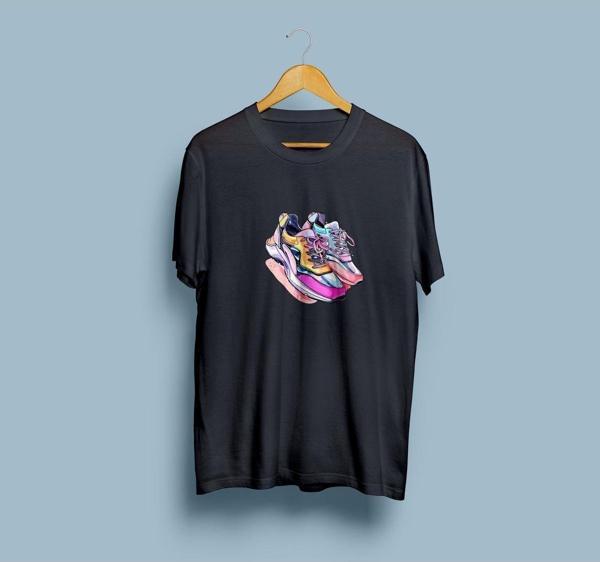 Oversize Koşu Ayakkabısı tasarım unisex T-shirt - Image 1