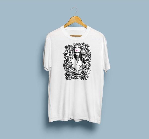 Oversize Tattoo Kadın Tasarım unisex T-shirt - Image 1