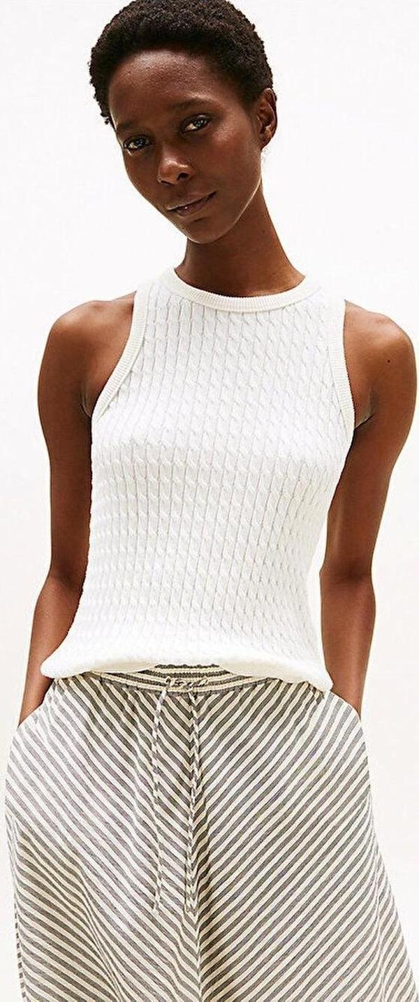 Tommy Hilfiger Kadın Pamuklu İnce Örgü Kolsuz Dar Kesim Beyaz Kazak WW0WW45706YA8 - Image 1