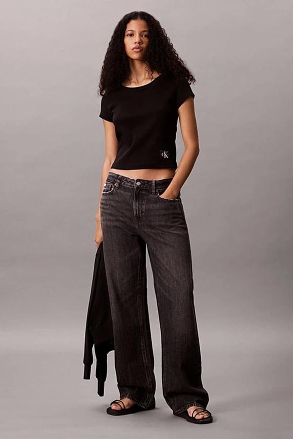 Calvin Klein Jeans Kadın Etiketli Fitilli Kısa Siyah T-shirt LV047C200G-UB1 - Image 1