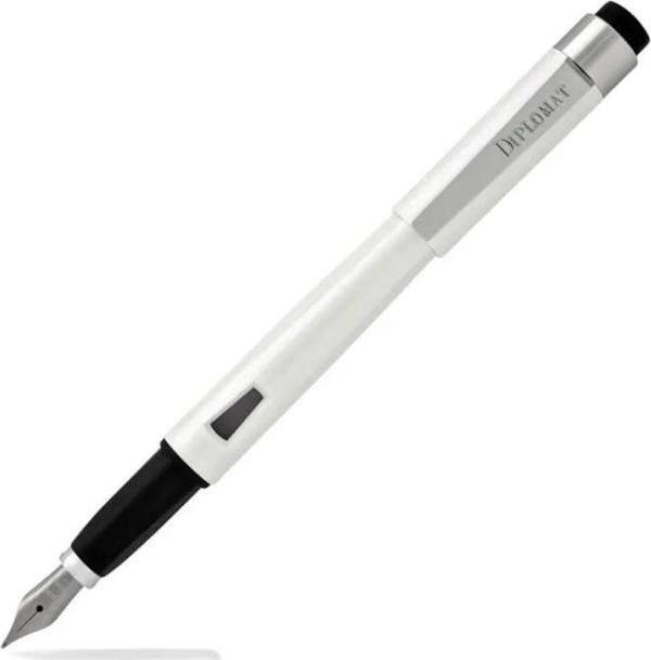 ​​​​​​Diplomat D40901025 Magnum Soft Touch Beyaz Dolma Kalem, Medium Uç - Image 1
