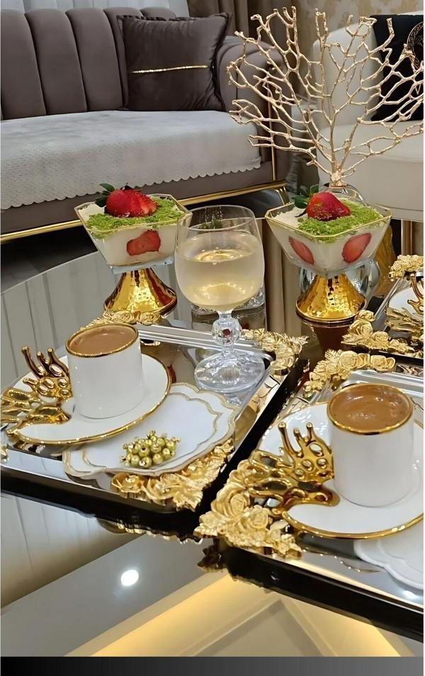 Yaren Style 6'Lı Lüx Gül Figürlü Paslanmaz Çelik Kahve, Çay & Sunum Tepsisi - Image 1