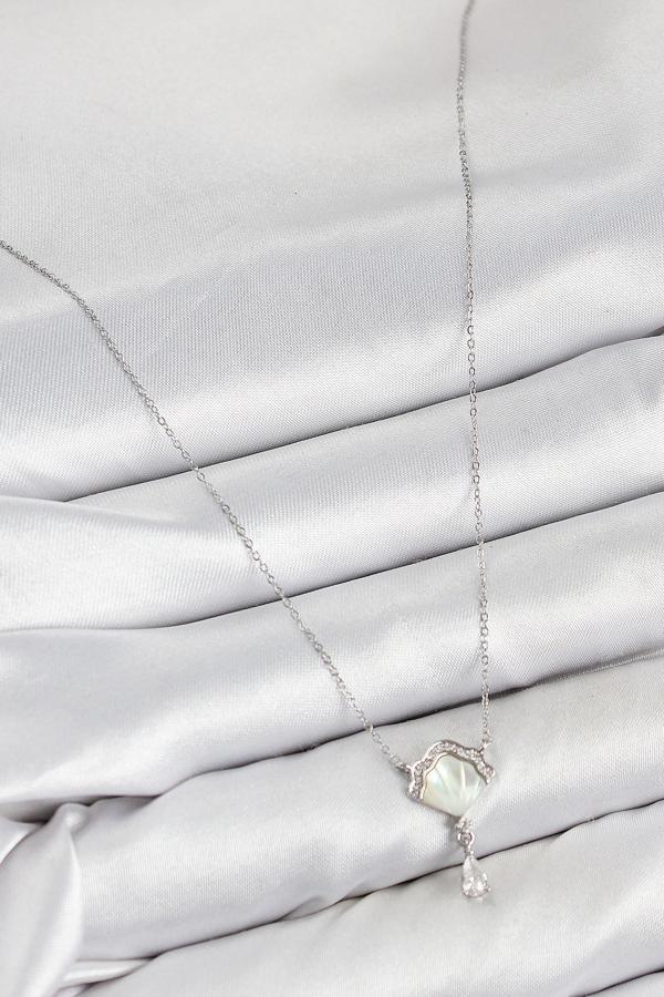 Zarif Kadın için Silver Pirinç Zirkonlu İstiridye Kolye - Image 1