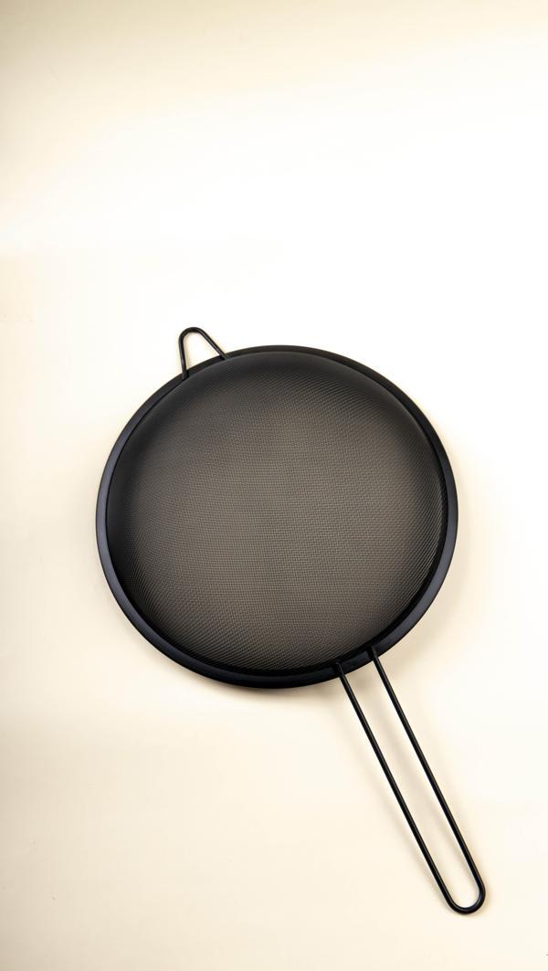 Mirano Saplı Çelik Süzgeç Siyah 26cm - Image 1