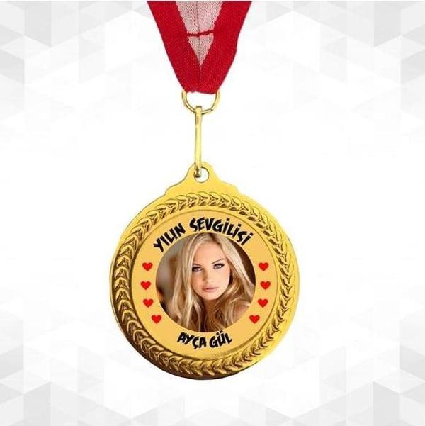 7,3 cm Altın Renk Zeytin Dalı Madalya – Kişiye Özel Yazı Alanlı Ödül Madalyası - Image 1