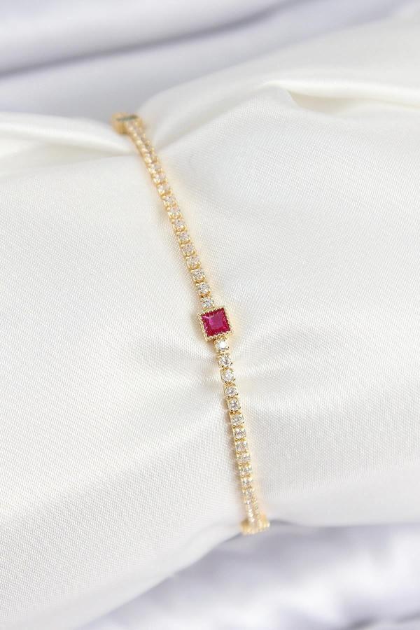 Pirinç Zirkon Taşlı Kare Model Gold Renk Kadın Bilekilk - Image 1