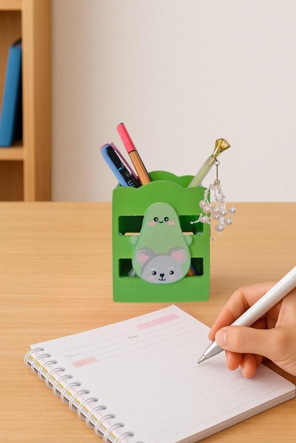Ahşap Masaüstü Kalemlik Sevimli Avakado Koala Yeşil- 1 Adet - Image 1