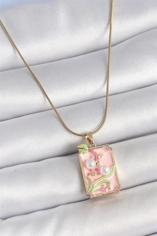 316L Çelik Gold Renk Zincir Pembe Mineli İncli Çiçek İşlemeli Portre Model Kadın Kolye - Image 1