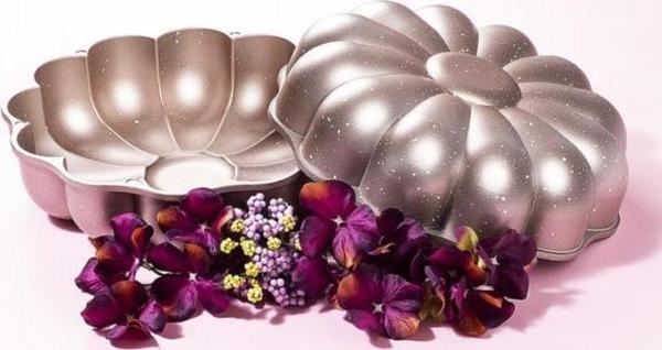 Tantitoni Rose Gold Granit Döküm Papatya Şekilli Dilimli Tart Kalıbı 26cm - Image 1