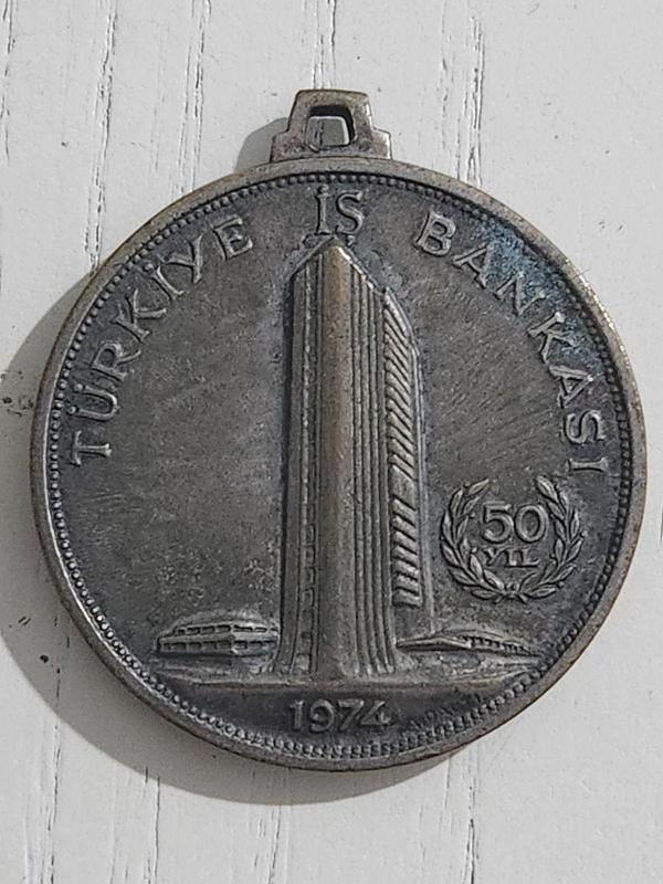 Edi Antik 1974 Tarihli Türkiye İș Bankası 50.Yıl Hatıra Madalyası. 4Cm Çapında - Image 1