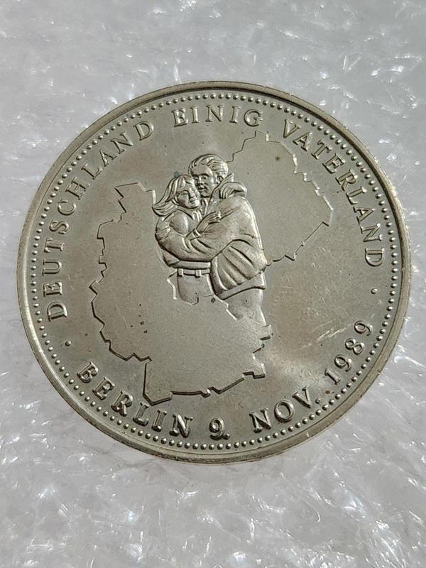 Edi Antik 1990 Almanya Anavatan Berlin Madalya. Orijinal Dönemine Ait Nadir Madalya. Temiz Durumda 4 Cm - Image 1
