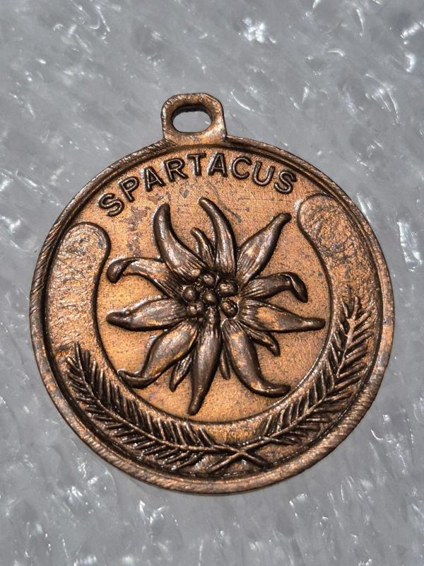 Edi Antik 3.5Cm Çap Nadir Macar Sovyet Spartacus Madalya. Orijinal Dönem - Image 1