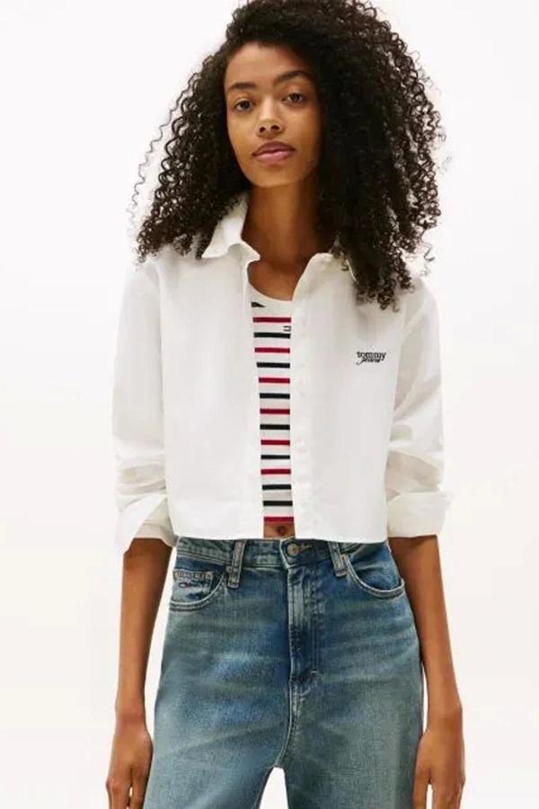 Tommy Jeans Kadın Çizgili Kısa Poplin Beyaz Gömlek DW0DW21400YBL - Image 1