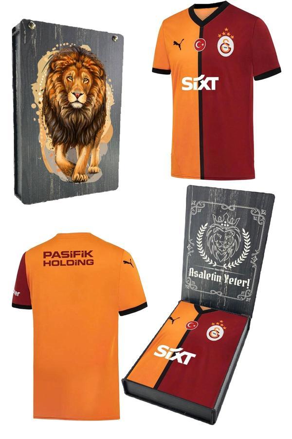 Galatasaray Orijinal 2024/25 Sarı Kırmızı 5 Yıldızlı Taraftar Forma Aslan Baskılı Ahşap Kutu - Image 1