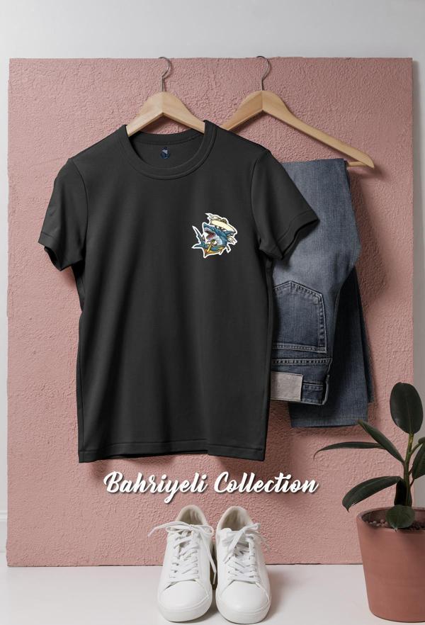 Oversize Köpekbalığı Ve Gold Çıpa - Çapa Cep Tasarımlı Unisex T-Shirt - Image 1