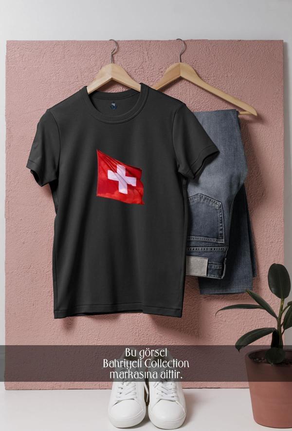 Oversize İsviçre Bayrağı  Tasarımlı Unisex T-Shirt - Image 1