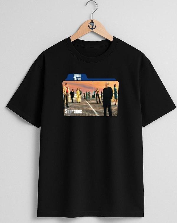 Oversize The Sopranos Seaoson Three Göğüs Tasarımlı Unisex T-Shirt - Image 1