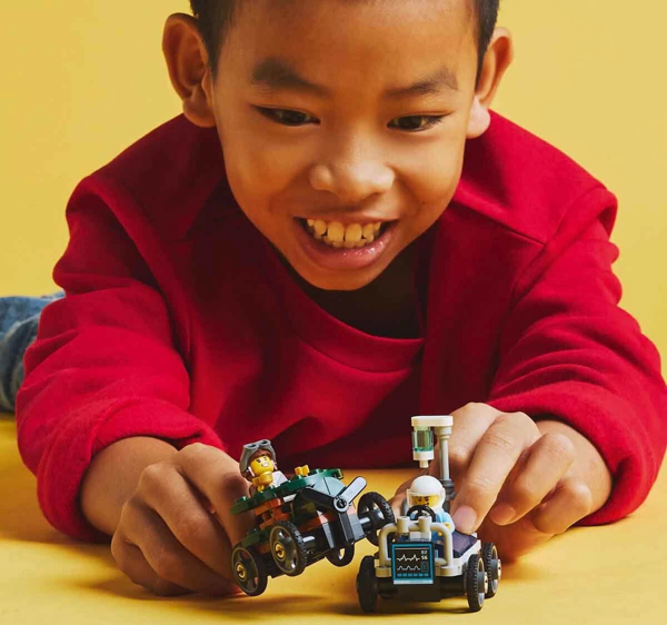 LEGO City Uçak, Hastane Yatağına Karşı Yarış Arabası Paketi 60459 - Image 1