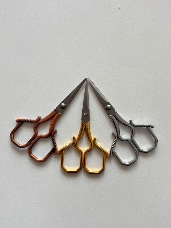 11 cm Burma Desenli Bronz Nişan & Nakış Makası | Dekoratif ve Keskin Uçlu - Image 1