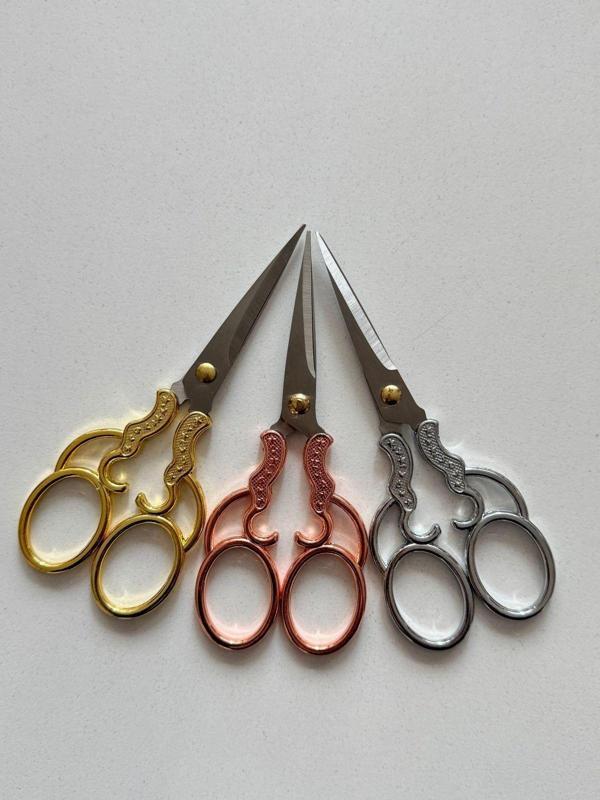 11 cm Işıltı Desenli Kabartmalı Gold Nişan & Nakış Makası | Dekoratif ve Keskin Uçlu - Image 1