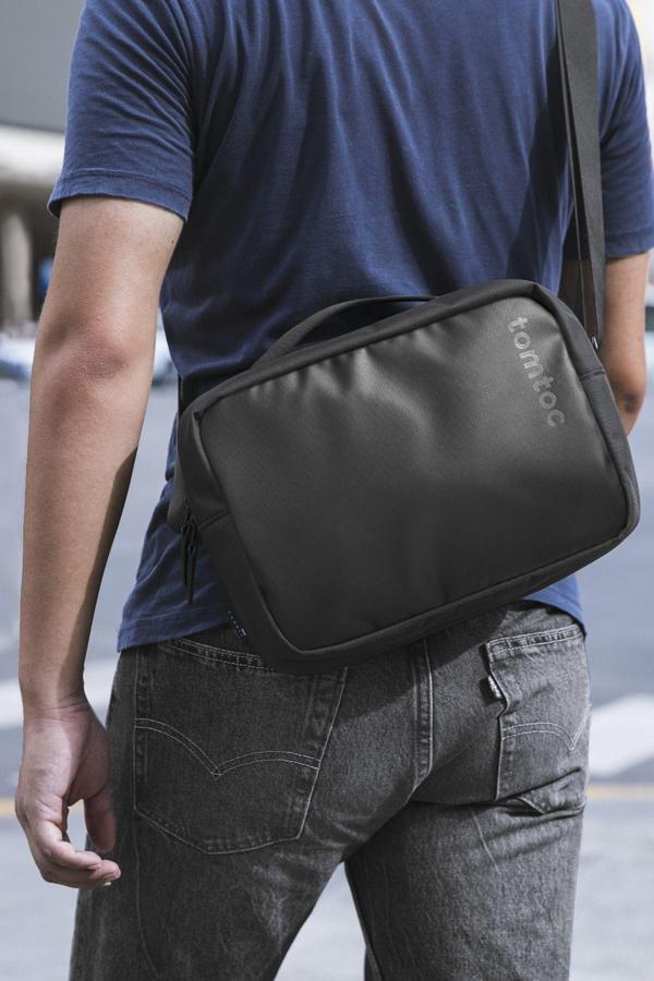 Tomtoc Explorer H02 11 Inç Siyah Organizer Aksesuar El Ipad Çantası - T20S1D1 - Image 1