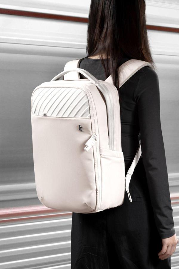 Tomtoc Voyage T50 15.6 Inç / 20L Beyaz Laptop Notebook Sırt Çantası - T50M1D1 - Image 1