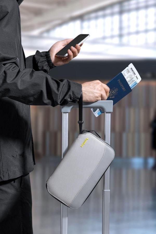 Tomtoc Navigator T03 Gri Pasaport Çantası - T03M1G1 - Image 1