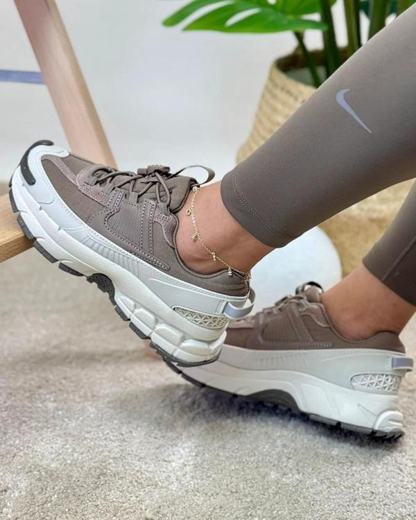 NİKE Zoom Vomero Roam 'Light Bone Mink Brown' KADIN SNEAKER-HQ2181-006 - Image 1
