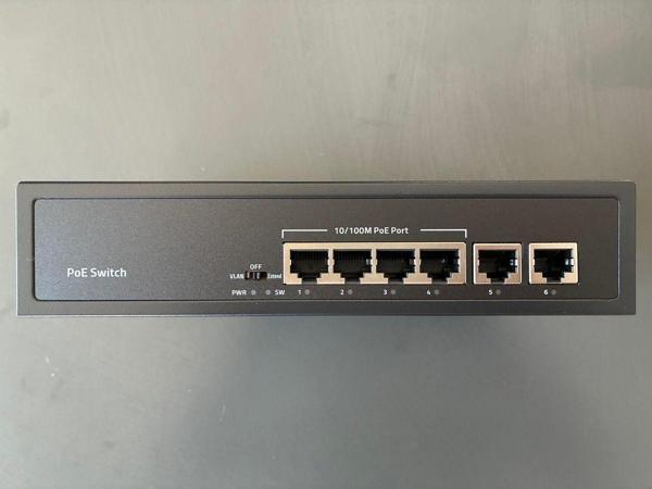 İsee Iss-4006P 4 Port Poe+ 10-100 Mbps 2 Port 10-100 Uplink Switch - Image 1