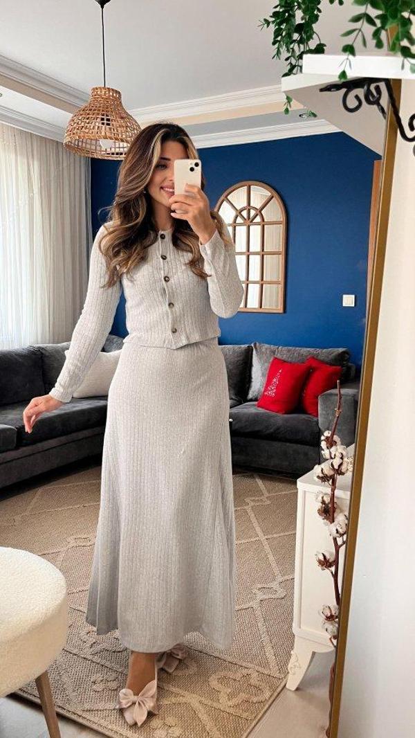 Kadın Uzun Kollu önden Düğmeli Bluz Ve Yüksek Bel A Kesim Uzun Etek şardonlu Kaşkorse Ikili Takım - Image 1