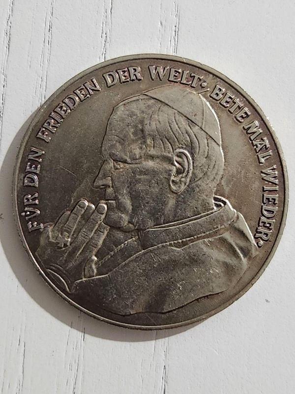 Edi Antik 4Cm Çap Nadir Papa Hristiyan Madalya. 1980 Tarihli Nadir Madalyon 4Cm Çap - Image 1