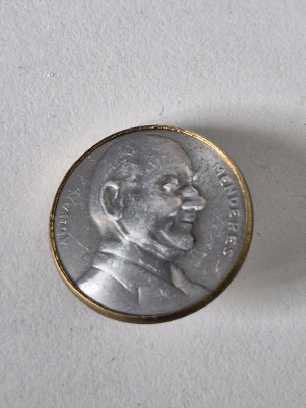 Edi Antik Adnan Menderes Rozet Eski Dönem. 2Cm Çapında - Image 1