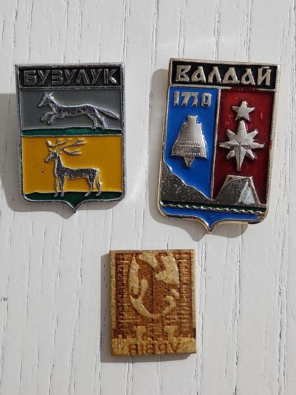 Edi Antik 3 Adet Dönem Rozet Nadir. 1 Tanesi Ahşap - Image 1