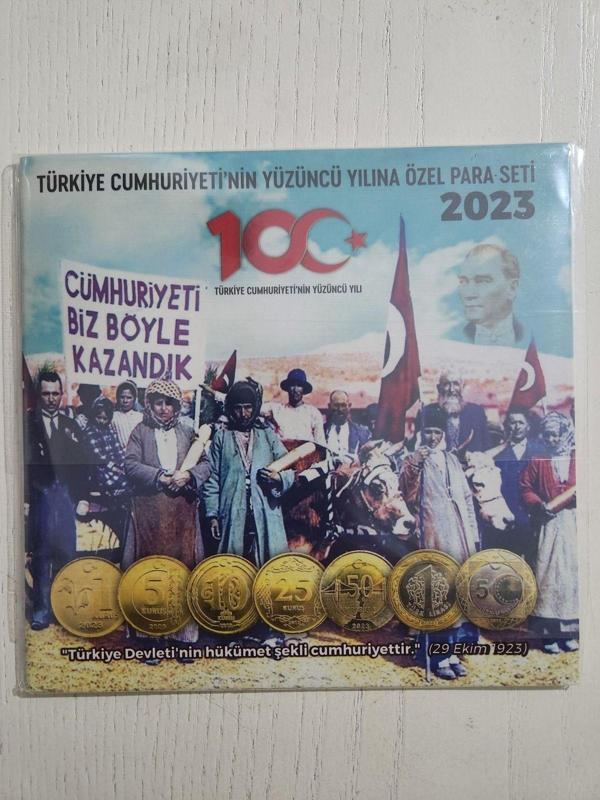 Edi Antik 2023 Türkiye Cumhuriyeti 100.Yıl Tedavul Hatira Seti Çil. Orijinal Kartonun Acilir Kapanir - Image 1